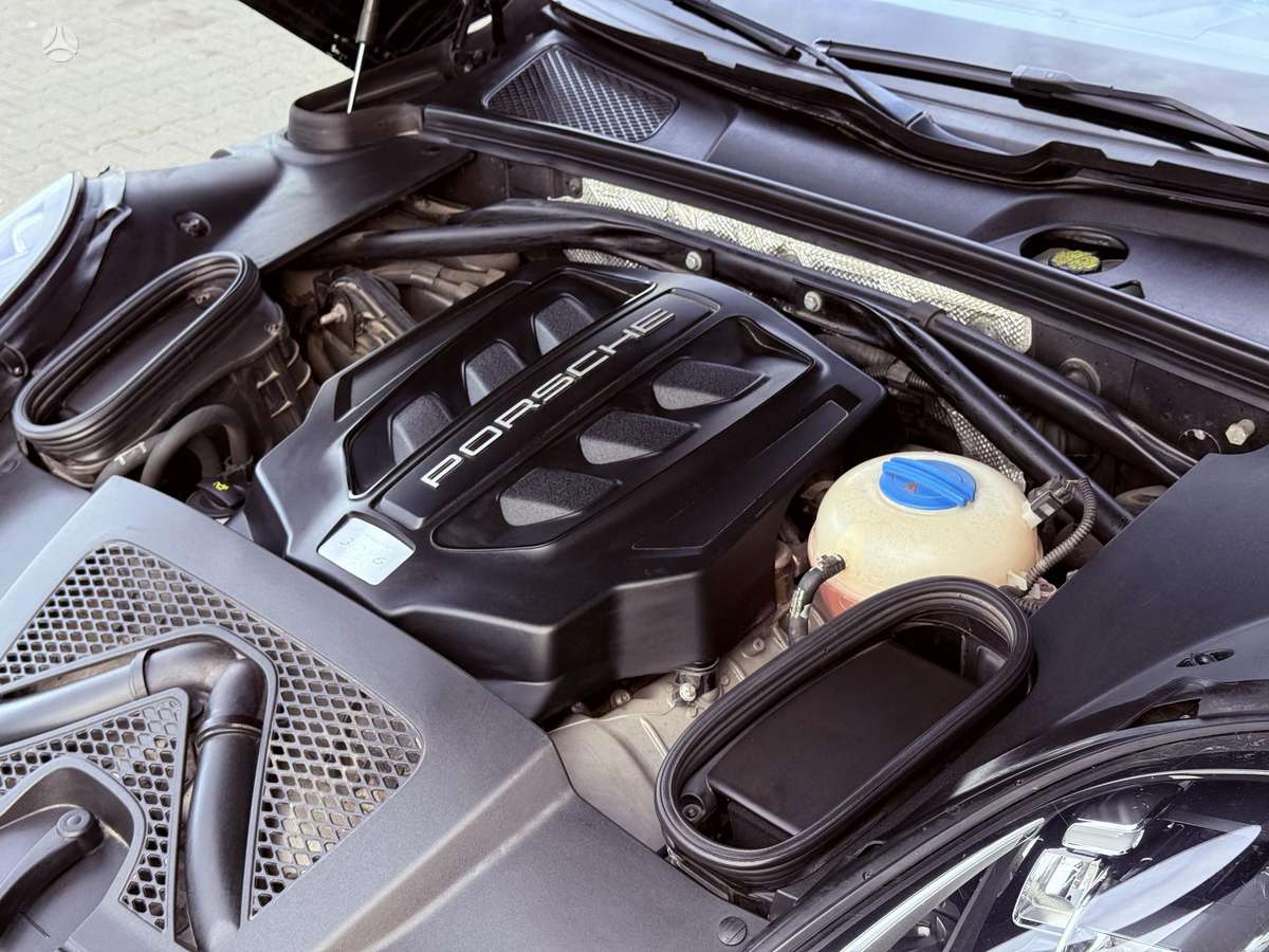 Porsche Macan, 3.0 l., off-road / crossover