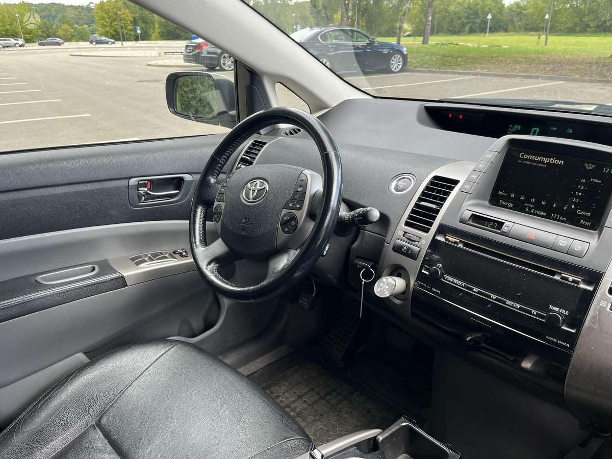 Toyota Prius - 8