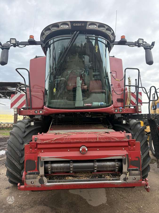 Case-IH 8250 AF, kombainai