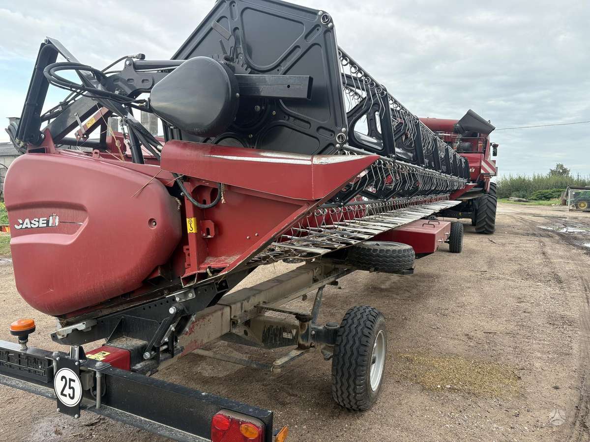 Case-IH 8250 AF, combine harvesters