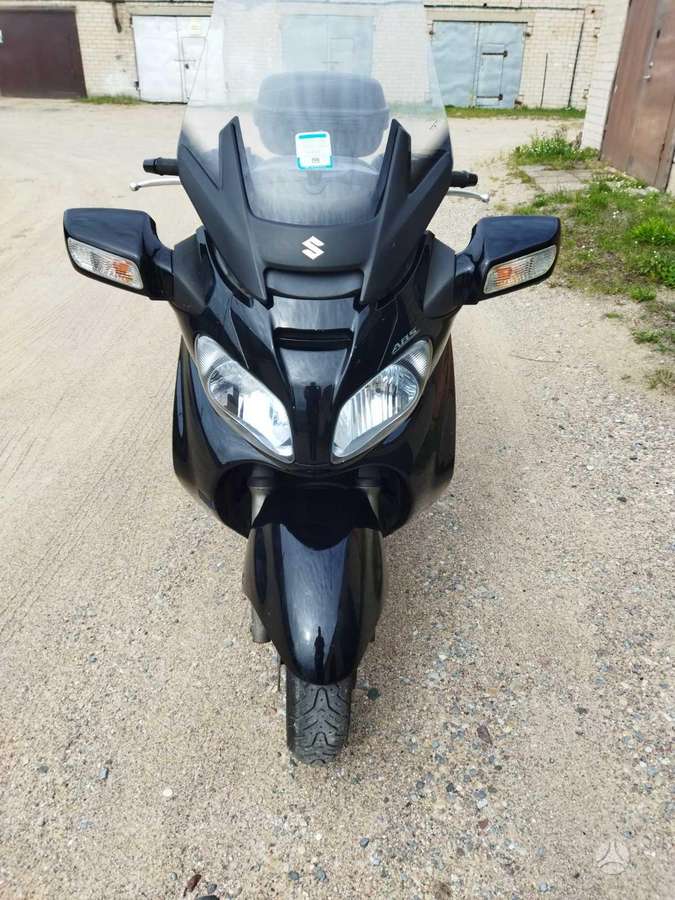 Suzuki Burgman 650cc, мотороллеры / мопеды
