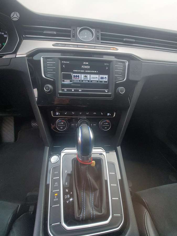 Volkswagen Passat - 9