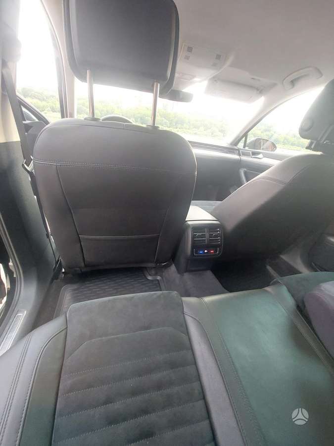 Volkswagen Passat - 12