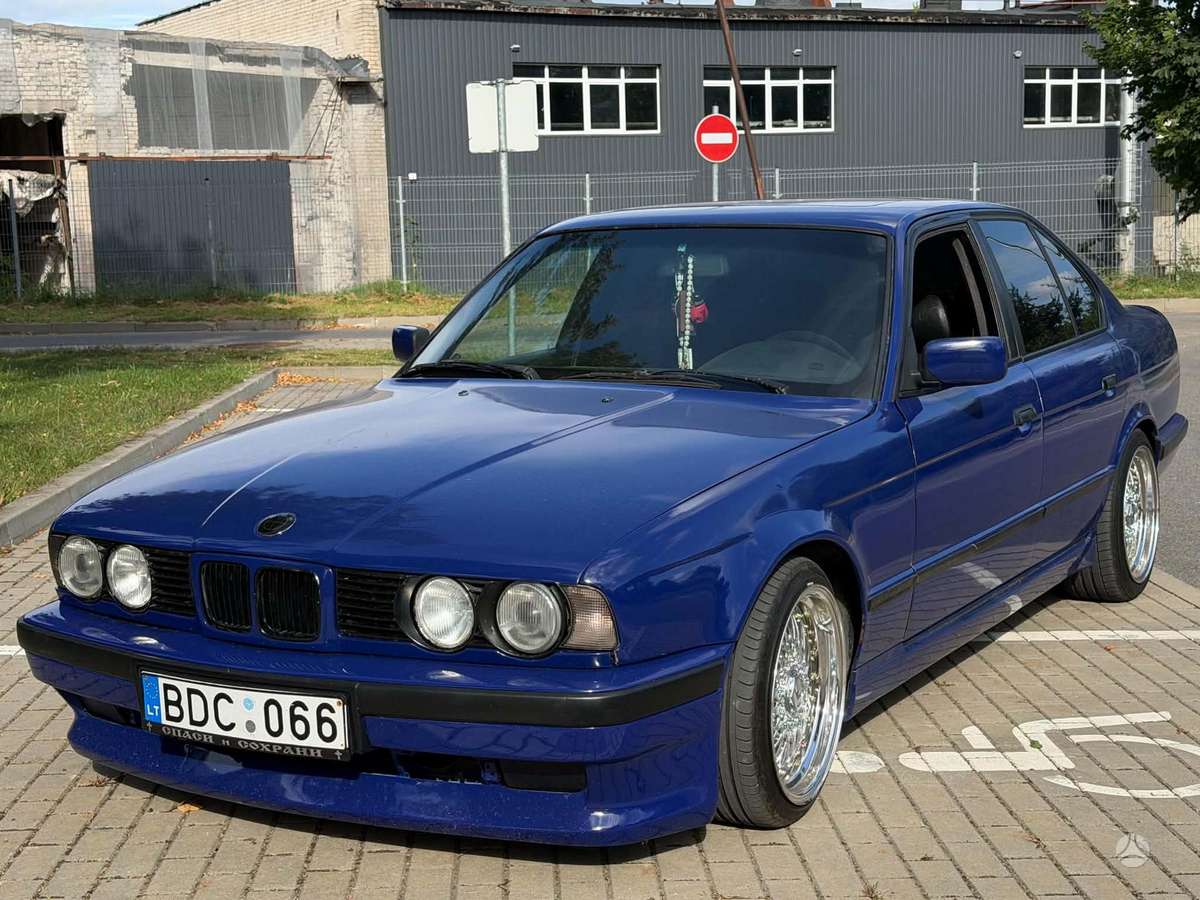 BMW 524, 2.4 l., Седан