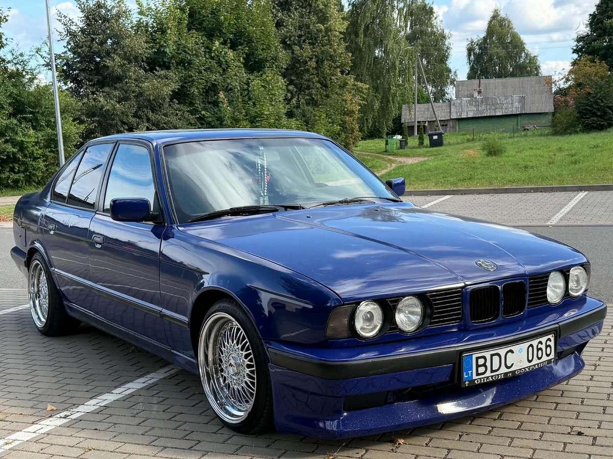 BMW 524, 2.4 l., Седан