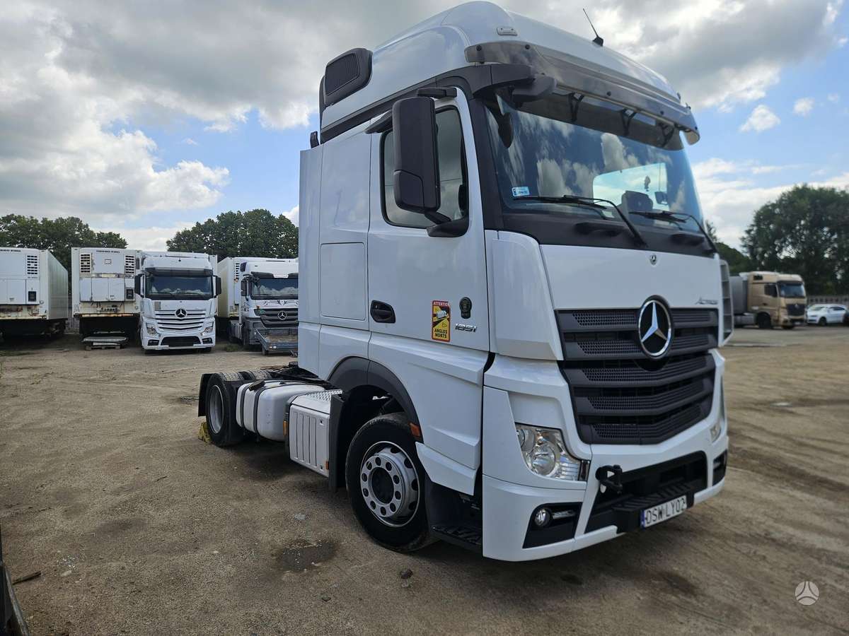 Mercedes-Benz ACTROS 1851  MOTOR DEFECT, double sleeper