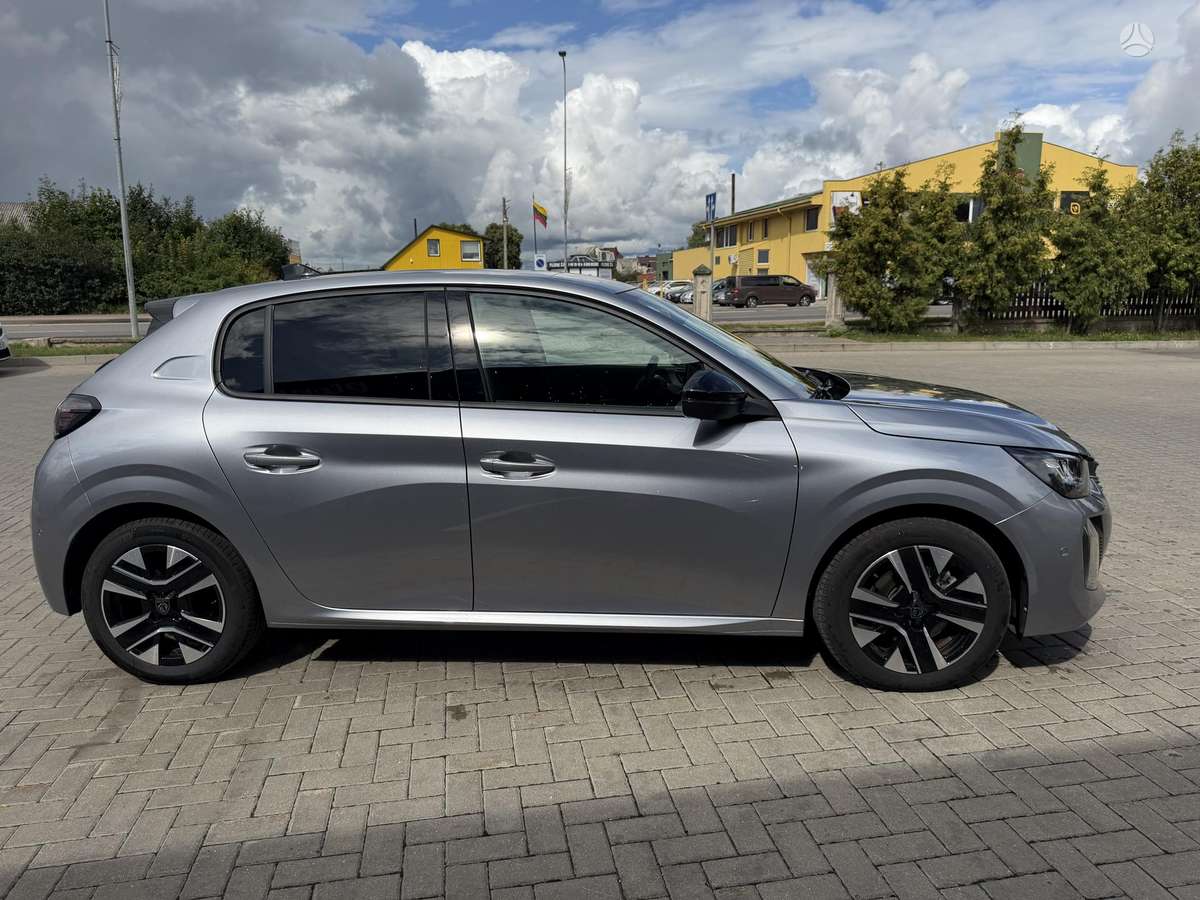 Peugeot 208 - 6