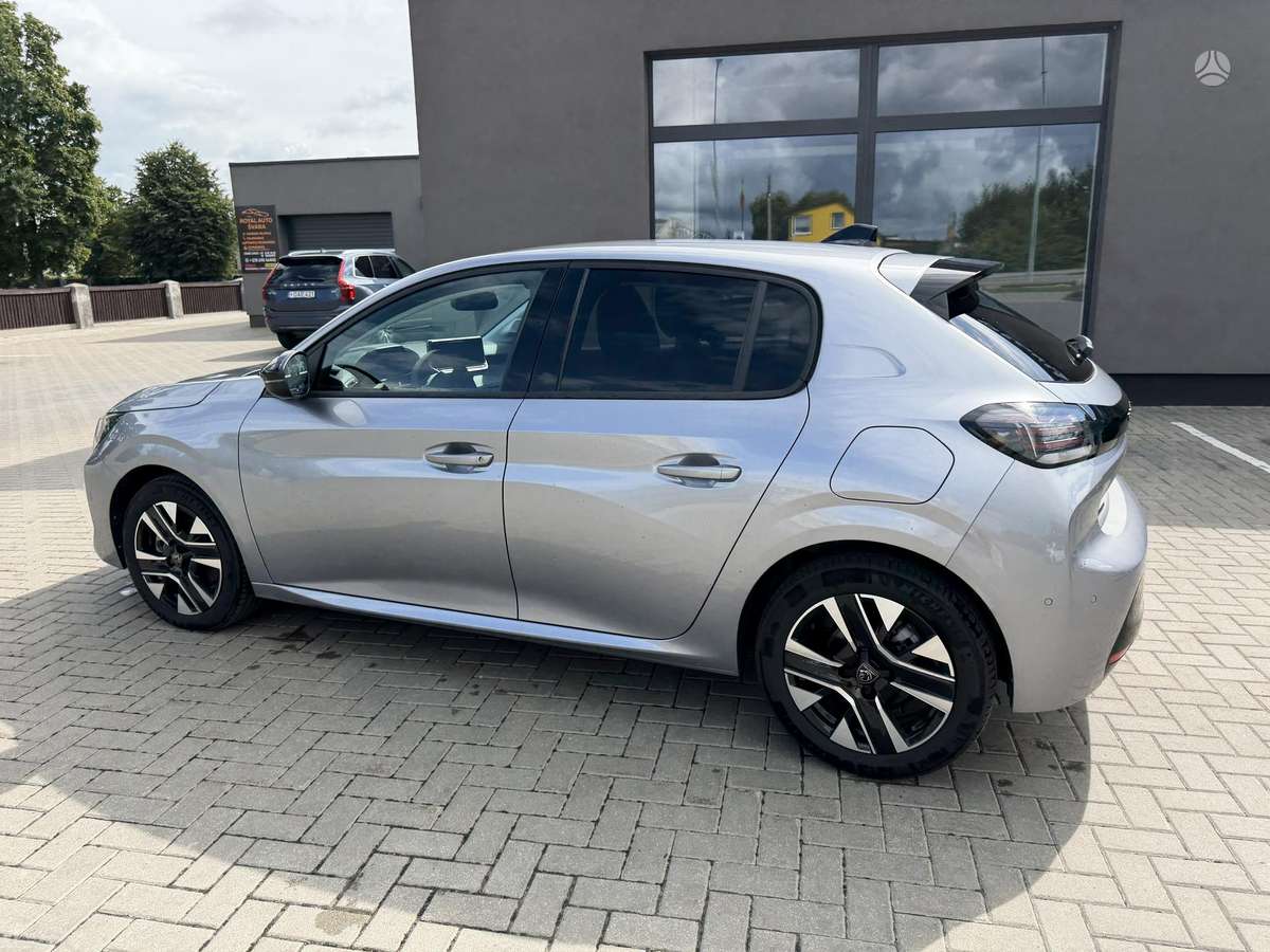 Peugeot 208 - 12