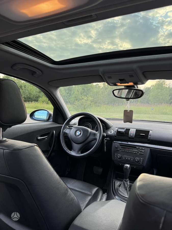 BMW 118, 2.0 l., hatchback