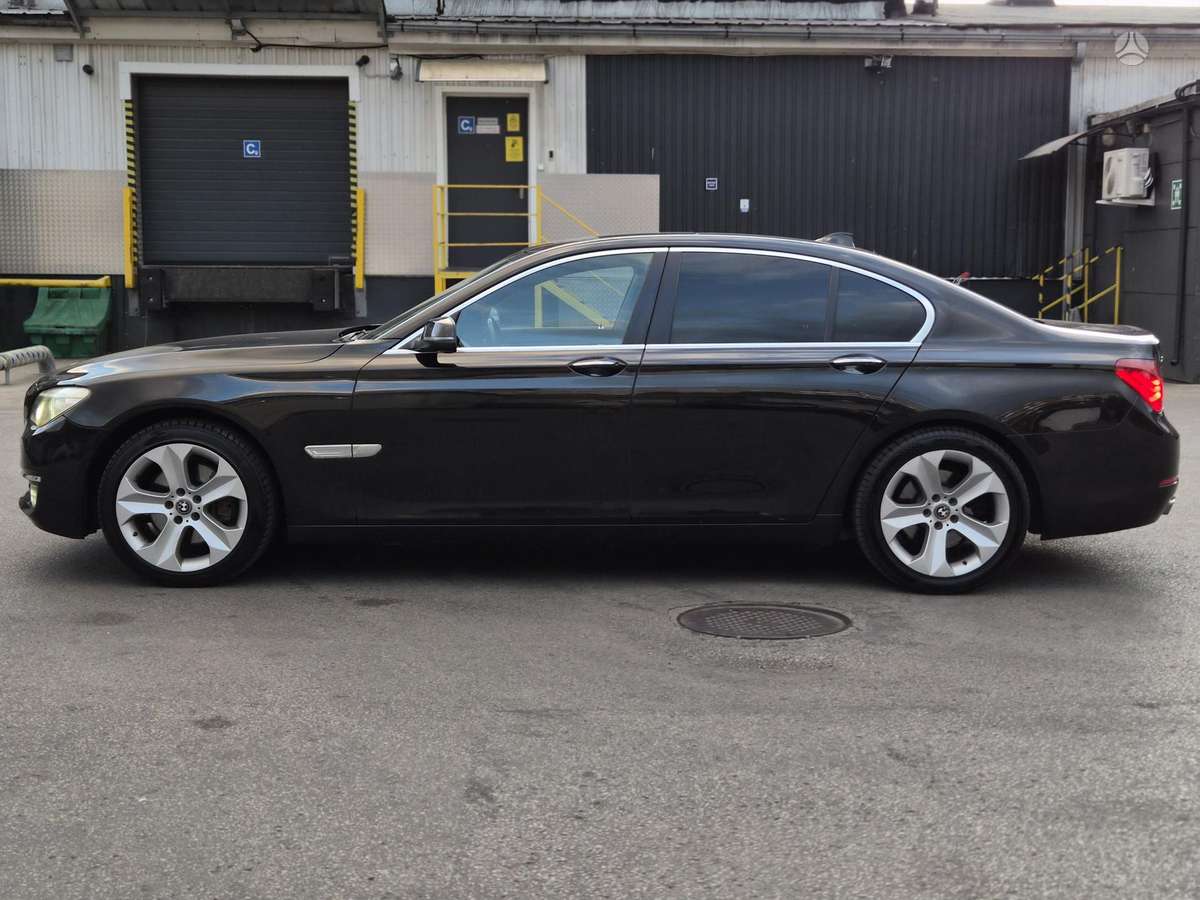 BMW 730, 3.0 l., Седан