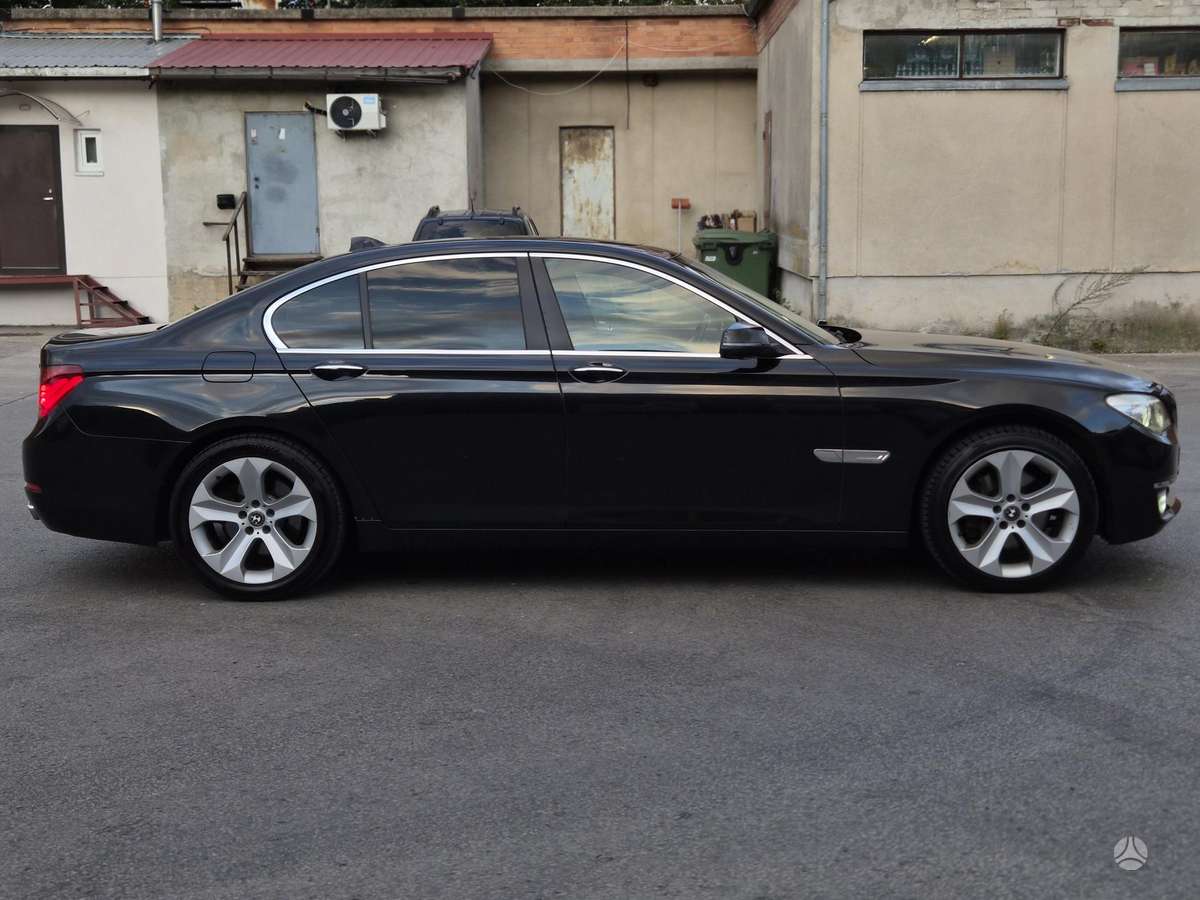 BMW 730, 3.0 l., Седан