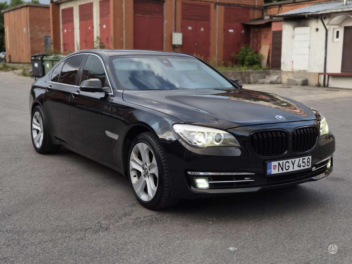 BMW 730, 3.0 l., Седан