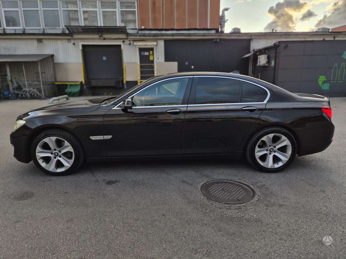 BMW 730, 3.0 l., Седан