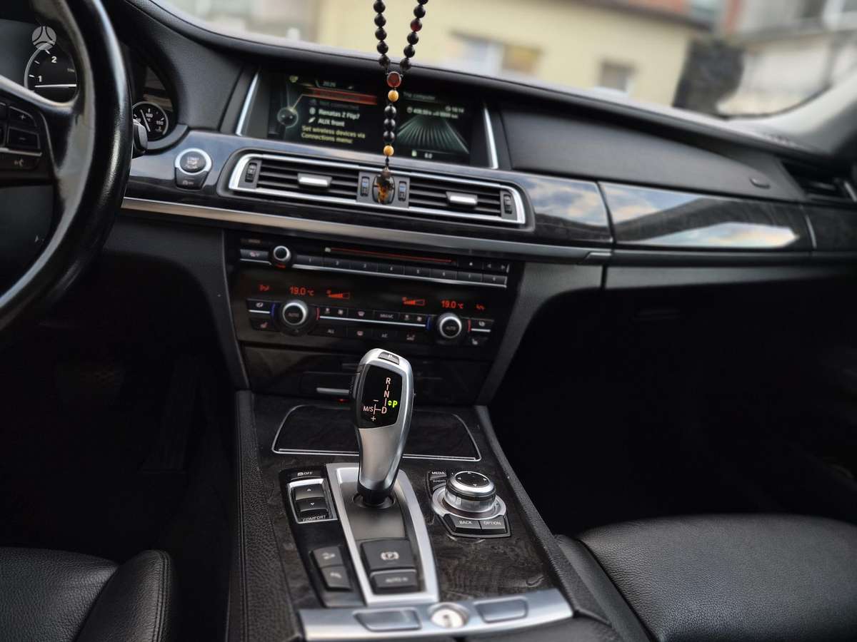 BMW 730, 3.0 l., Седан
