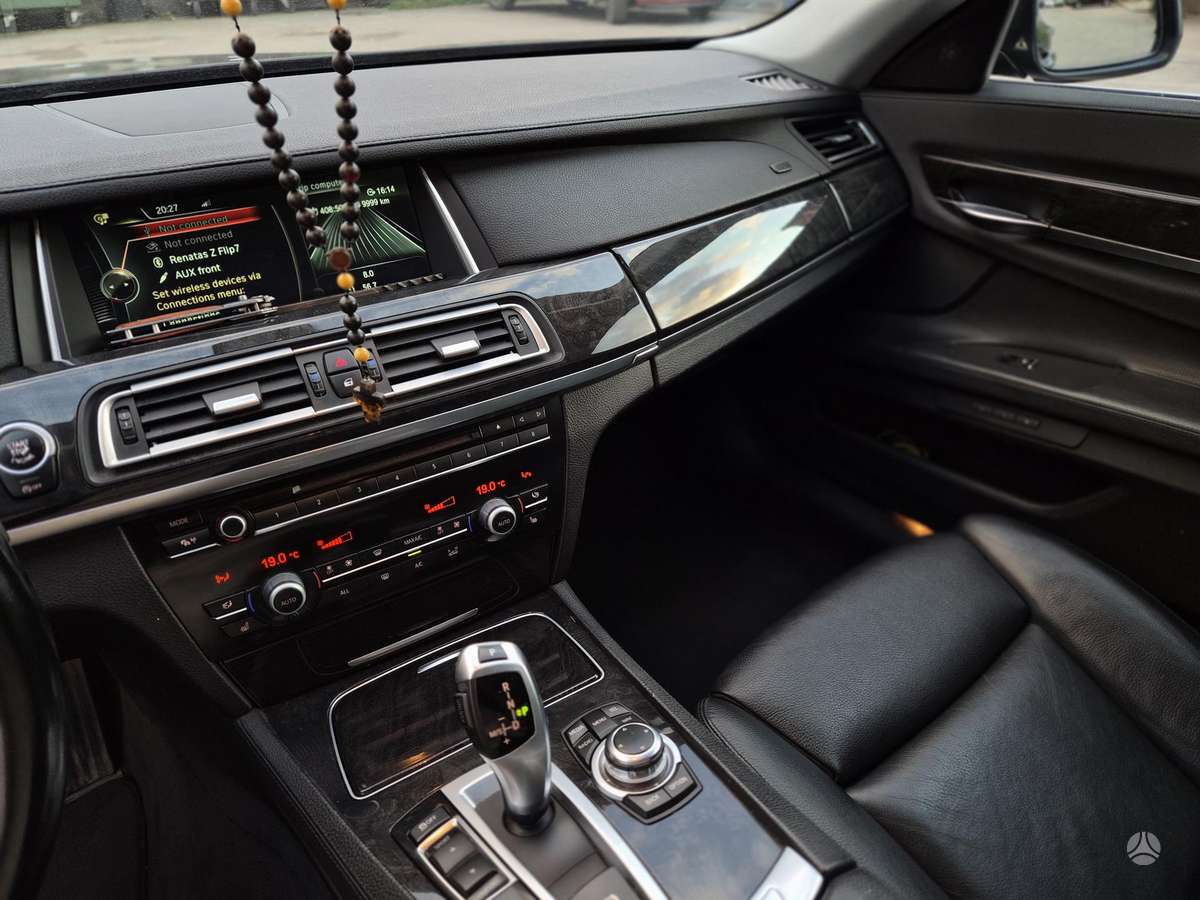 BMW 730, 3.0 l., Седан