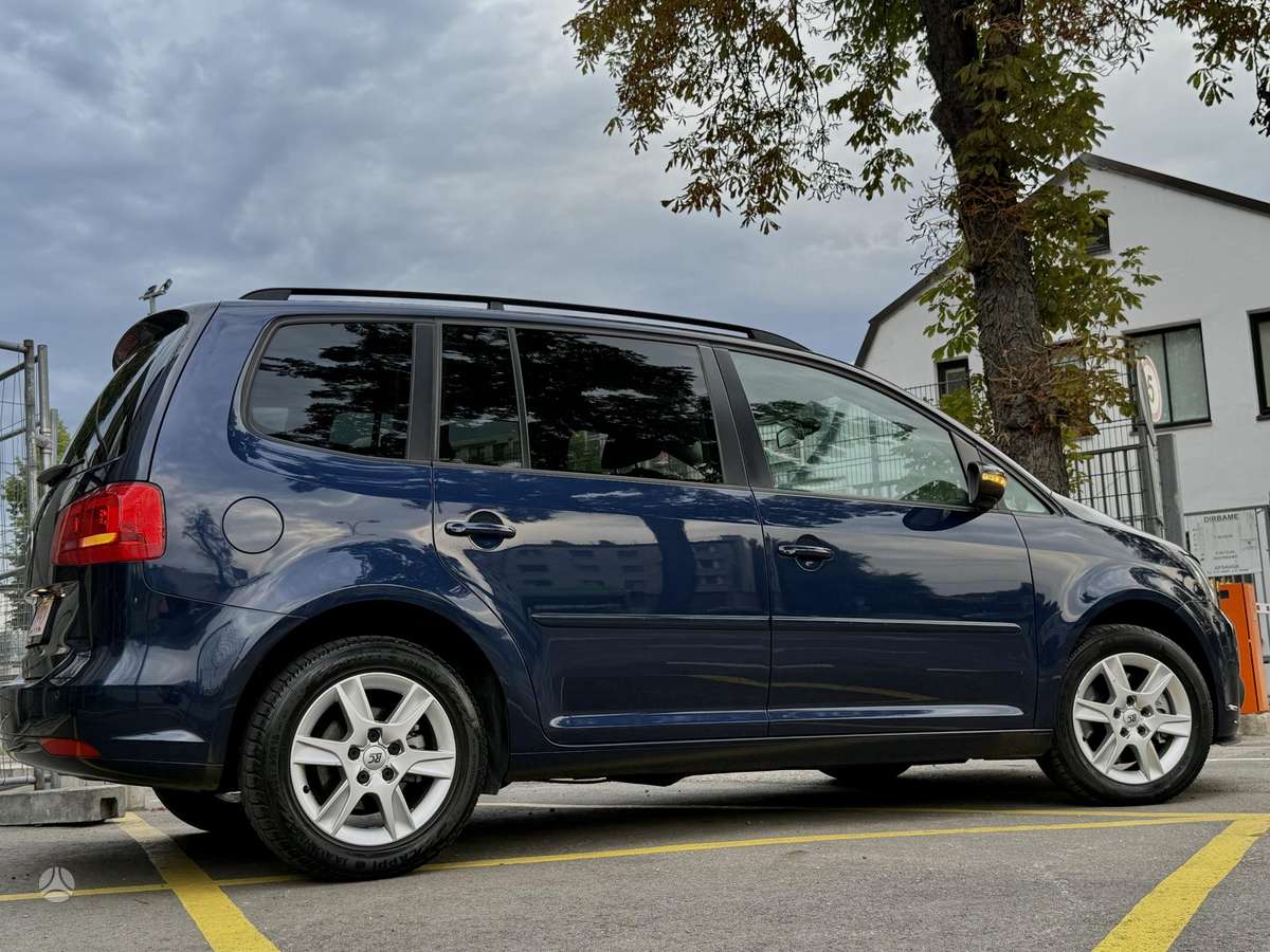 Volkswagen Touran - 4