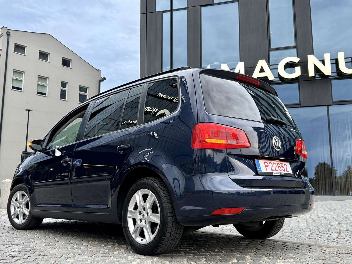 Volkswagen Touran - 8