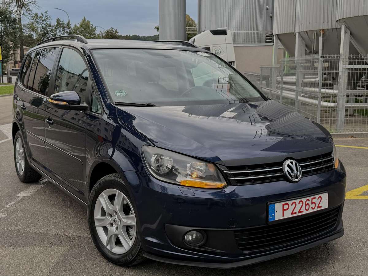 Volkswagen Touran - 12