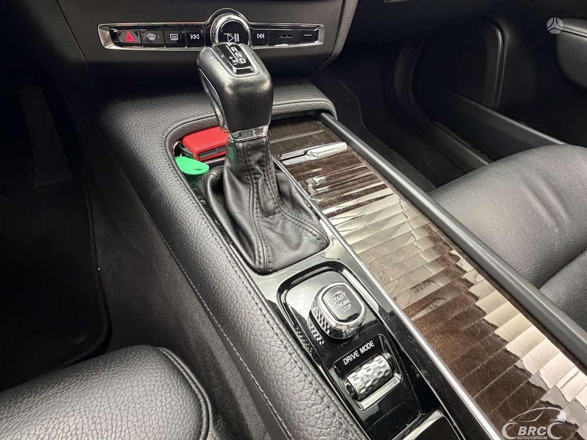 Volvo S90, 2.0 l., Седан