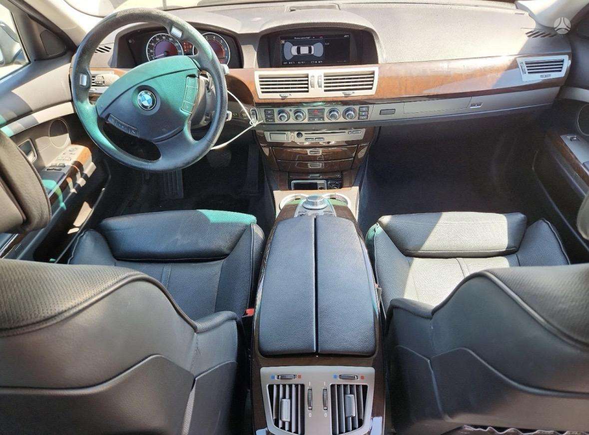 BMW 750, 4.8 l., Лимузин