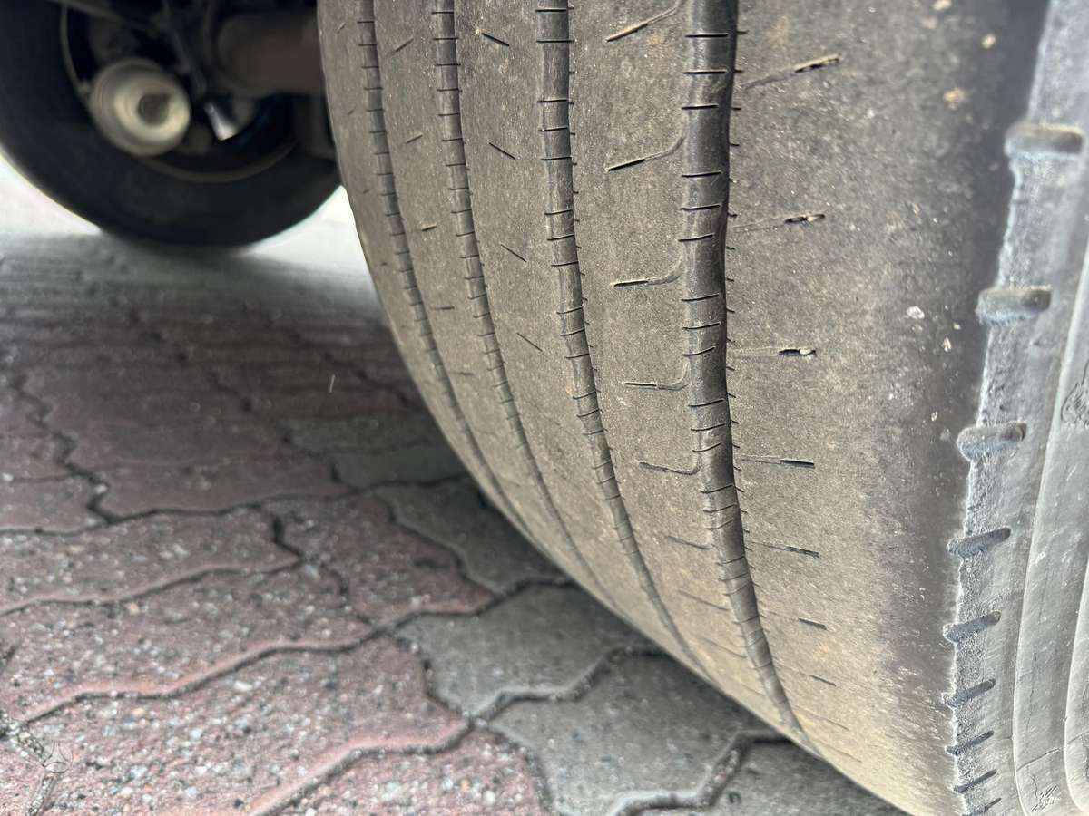 Schmitz SCS 24L, užuolaidinės / tentinės