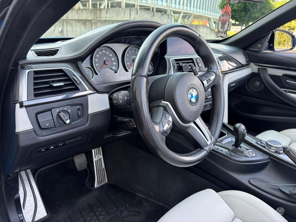 BMW M4, 3.0 l., convertible