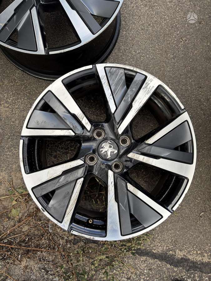 Peugeot 208, light alloy, R17