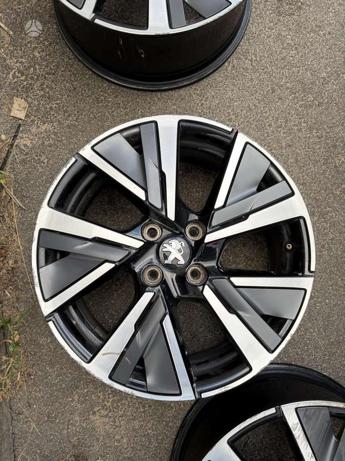 Peugeot 208, light alloy, R17
