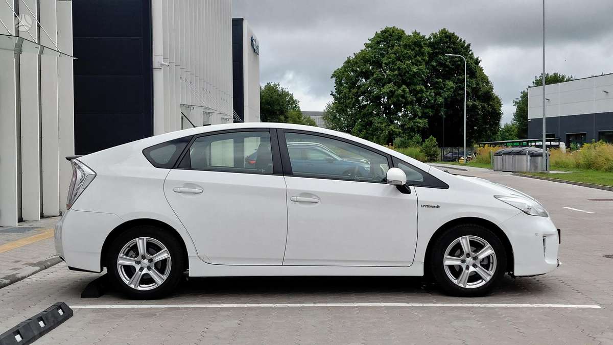 Toyota Prius - 8