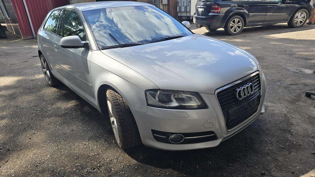 Audi A3, 1.6 l., hatchback