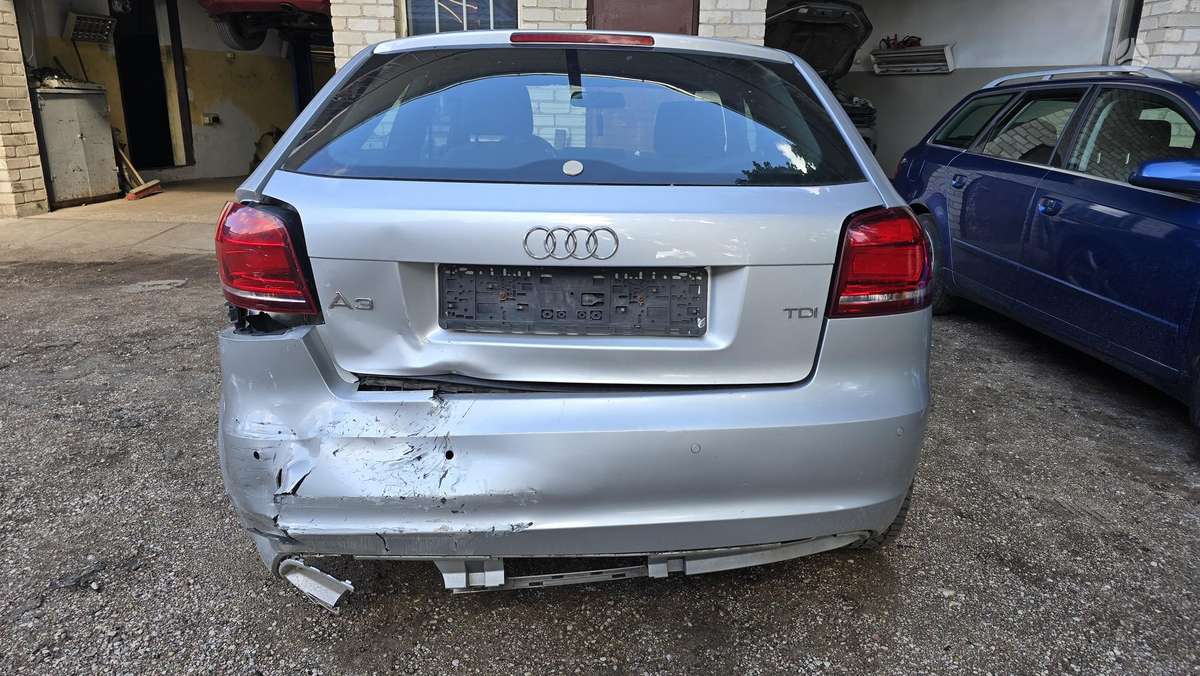 Audi A3, 1.6 l., hatchback