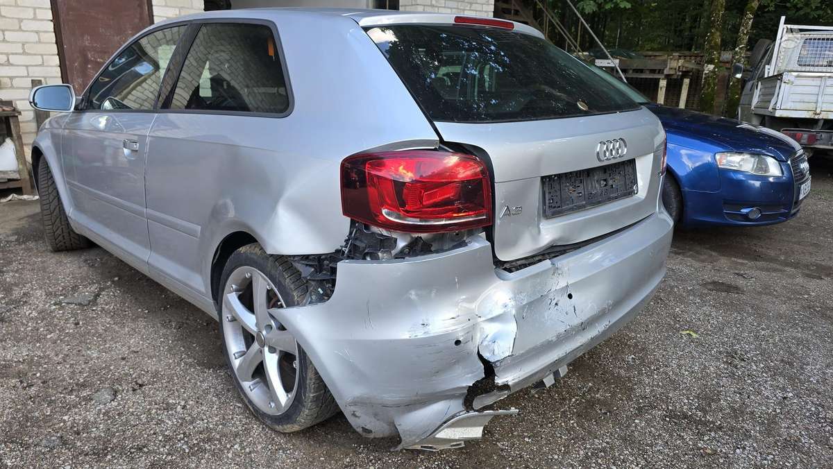 Audi A3, 1.6 l., hatchback