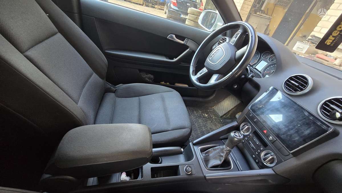 Audi A3, 1.6 l., hatchback