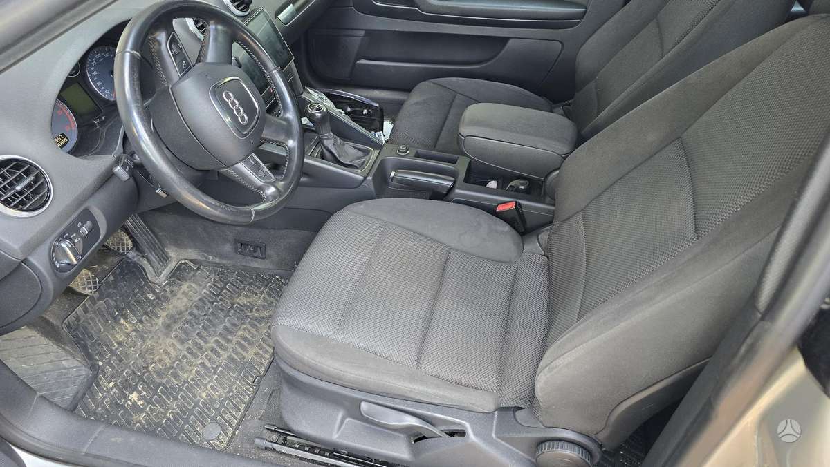 Audi A3, 1.6 l., hatchback