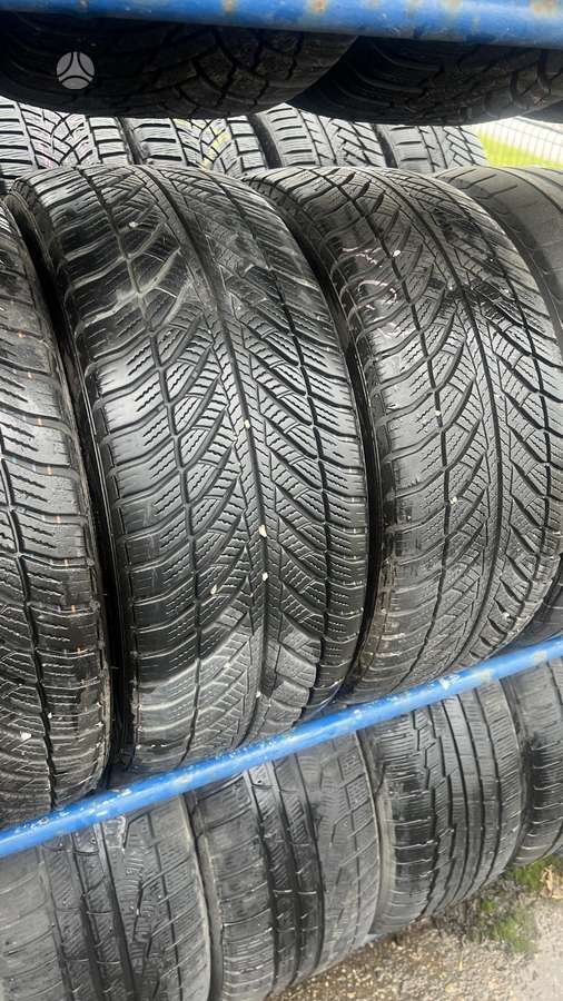 Goodyear Ultragrip 8 Performance, зимние 245/45 R18