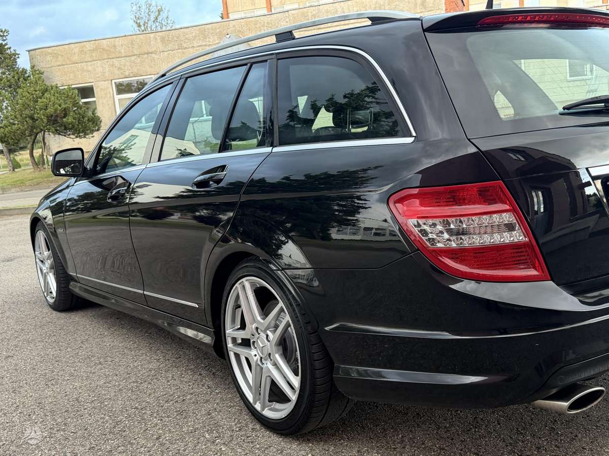 Mercedes-Benz C320, 3.2 l., Универсал