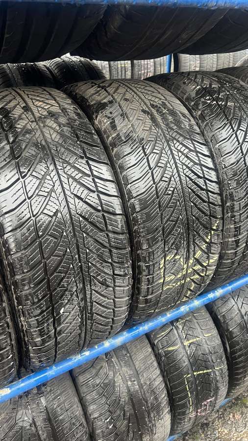 Goodyear Ultragrip performance 8 MO, зимние 245/45 R18