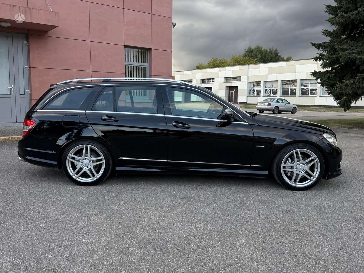 Mercedes-Benz C320, 3.2 l., Универсал