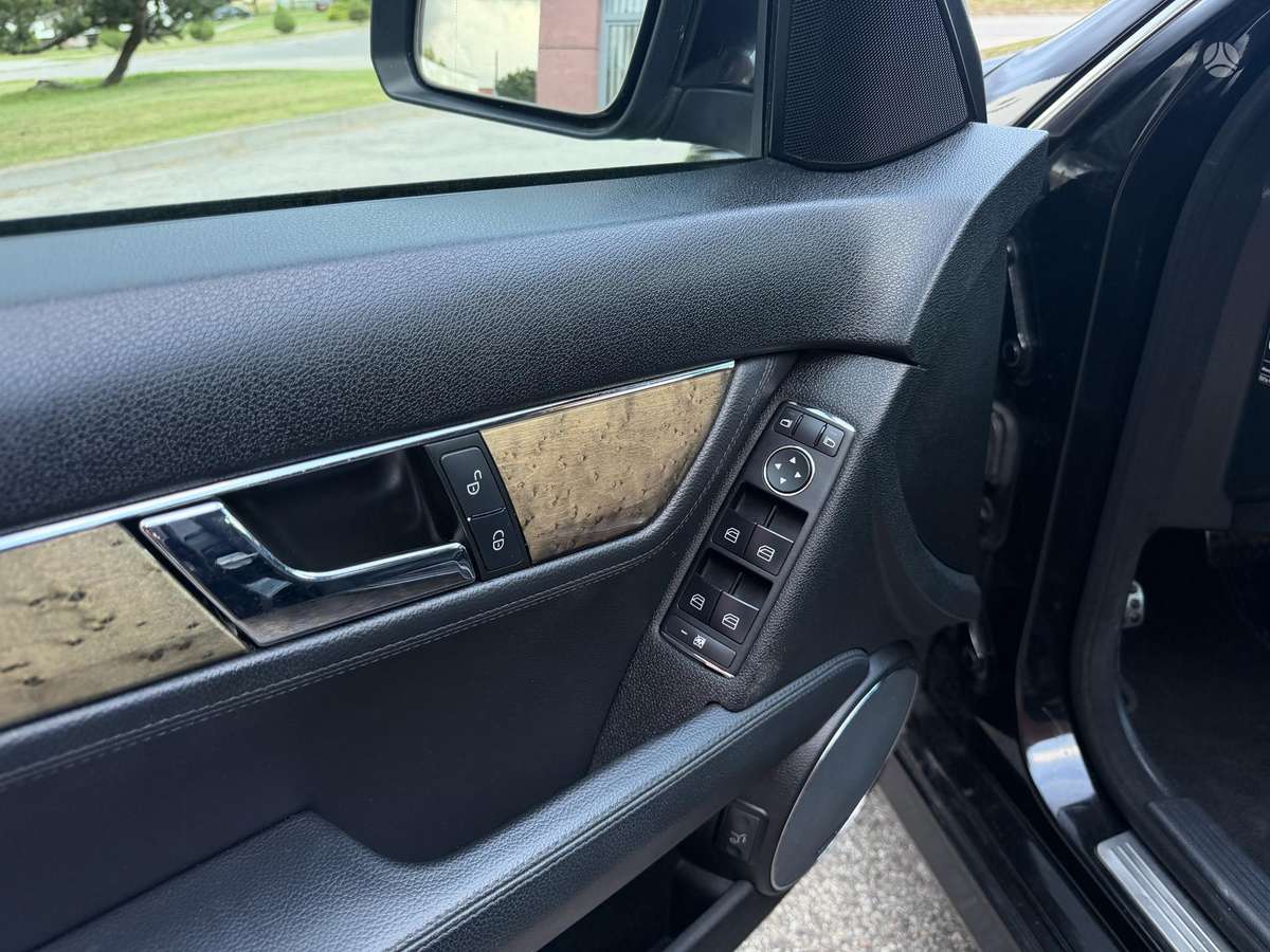 Mercedes-Benz C320, 3.2 l., Универсал