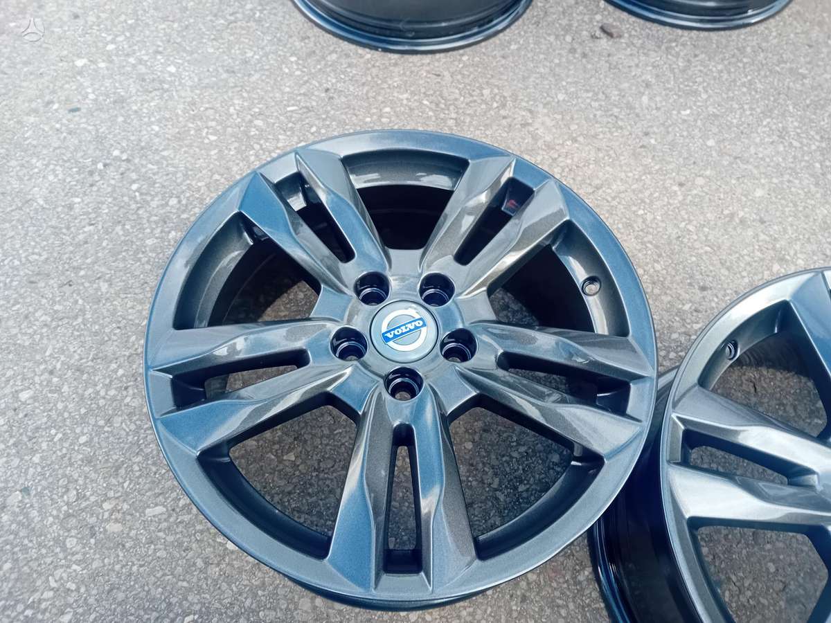 Volvo, lengvojo lydinio, R17