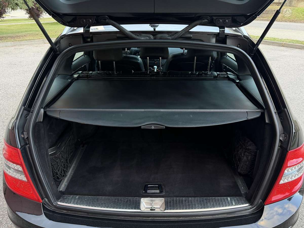 Mercedes-Benz C320, 3.2 l., Универсал
