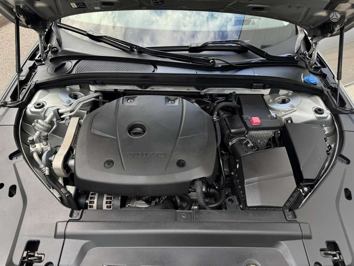 Volvo S90, 2.0 l., Седан