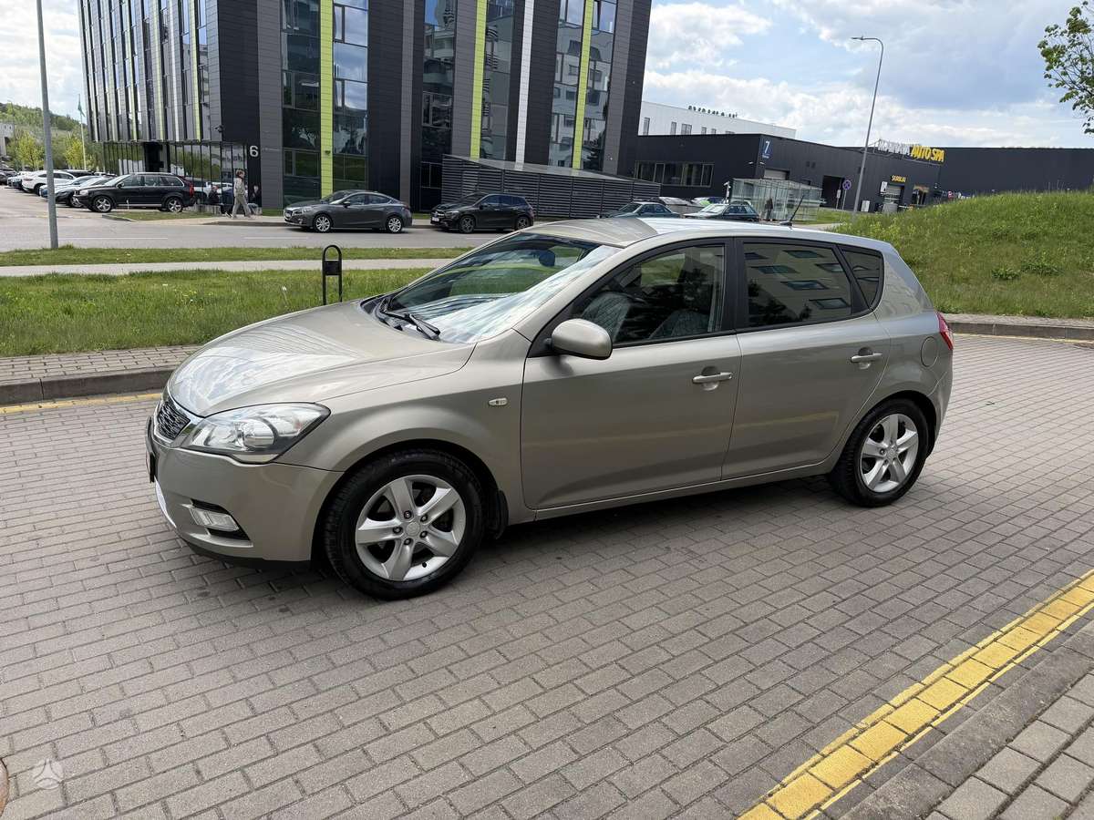 Kia Ceed, 1.6 l., hatchback