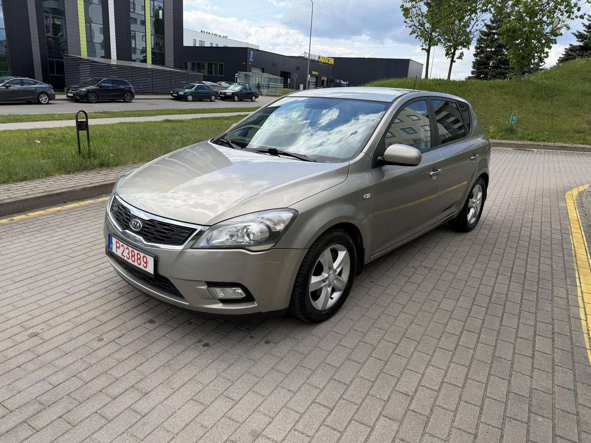 Kia Ceed, 1.6 l., Хэтчбек