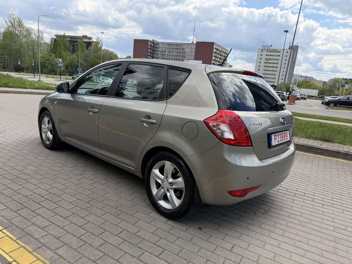 Kia Ceed, 1.6 l., hatchback