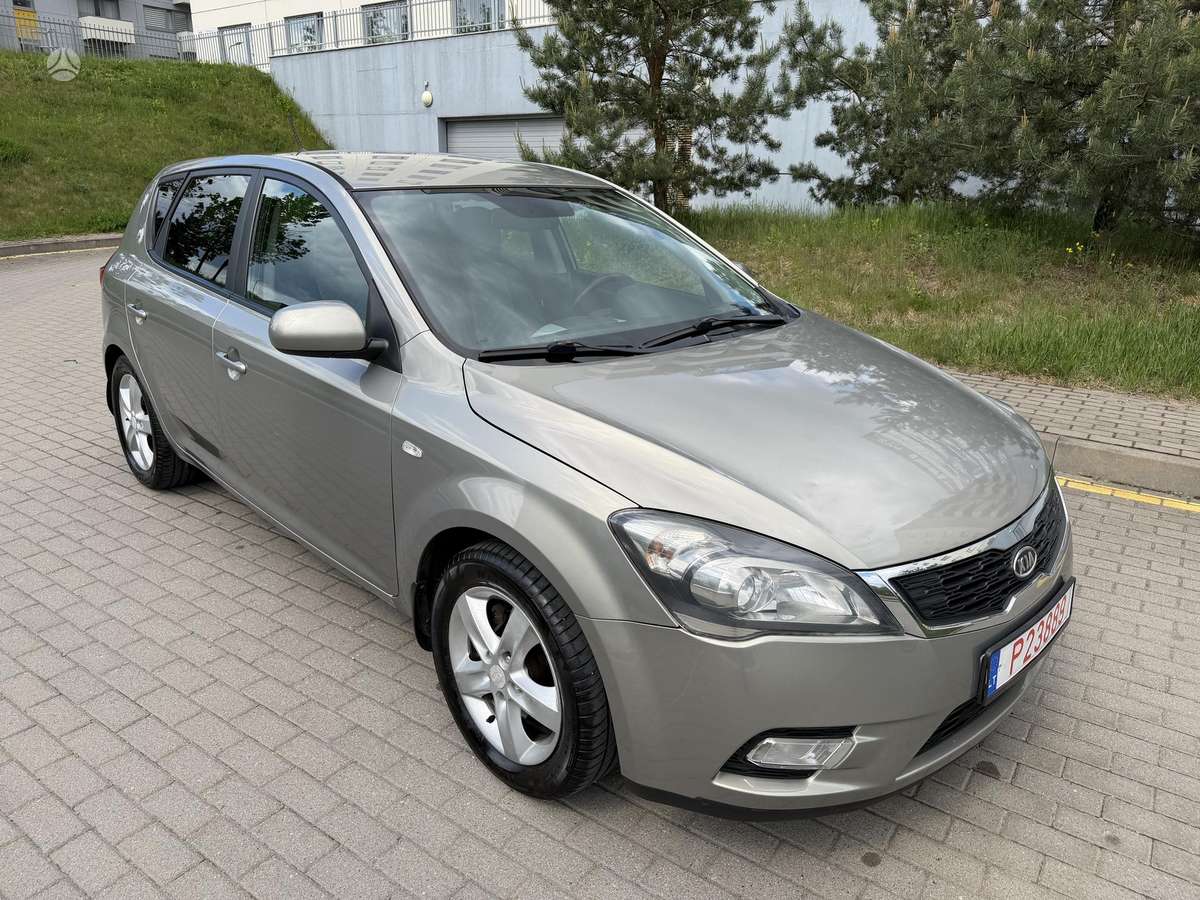 Kia Ceed, 1.6 l., Хэтчбек