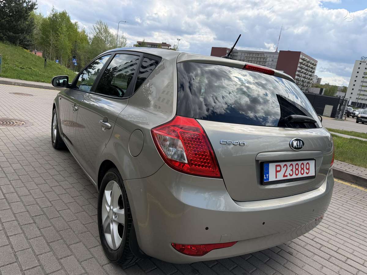 Kia Ceed, 1.6 l., Хэтчбек