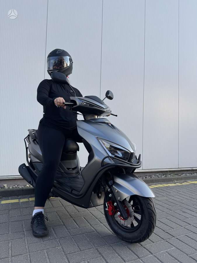 Yamaha Cygnus 49cc, scooters / mopeds