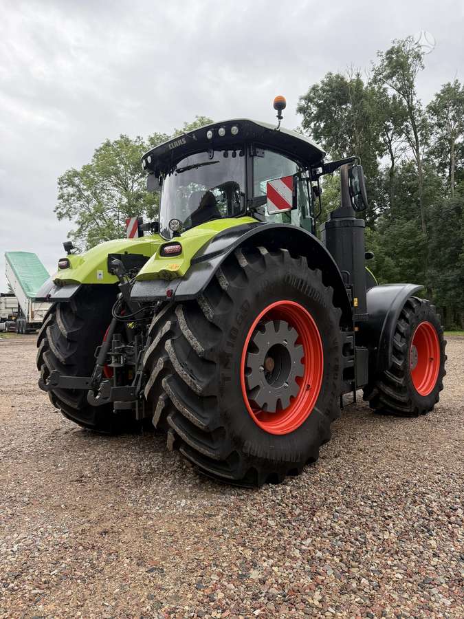 Claas Axion 950 CMATIC, traktoriai