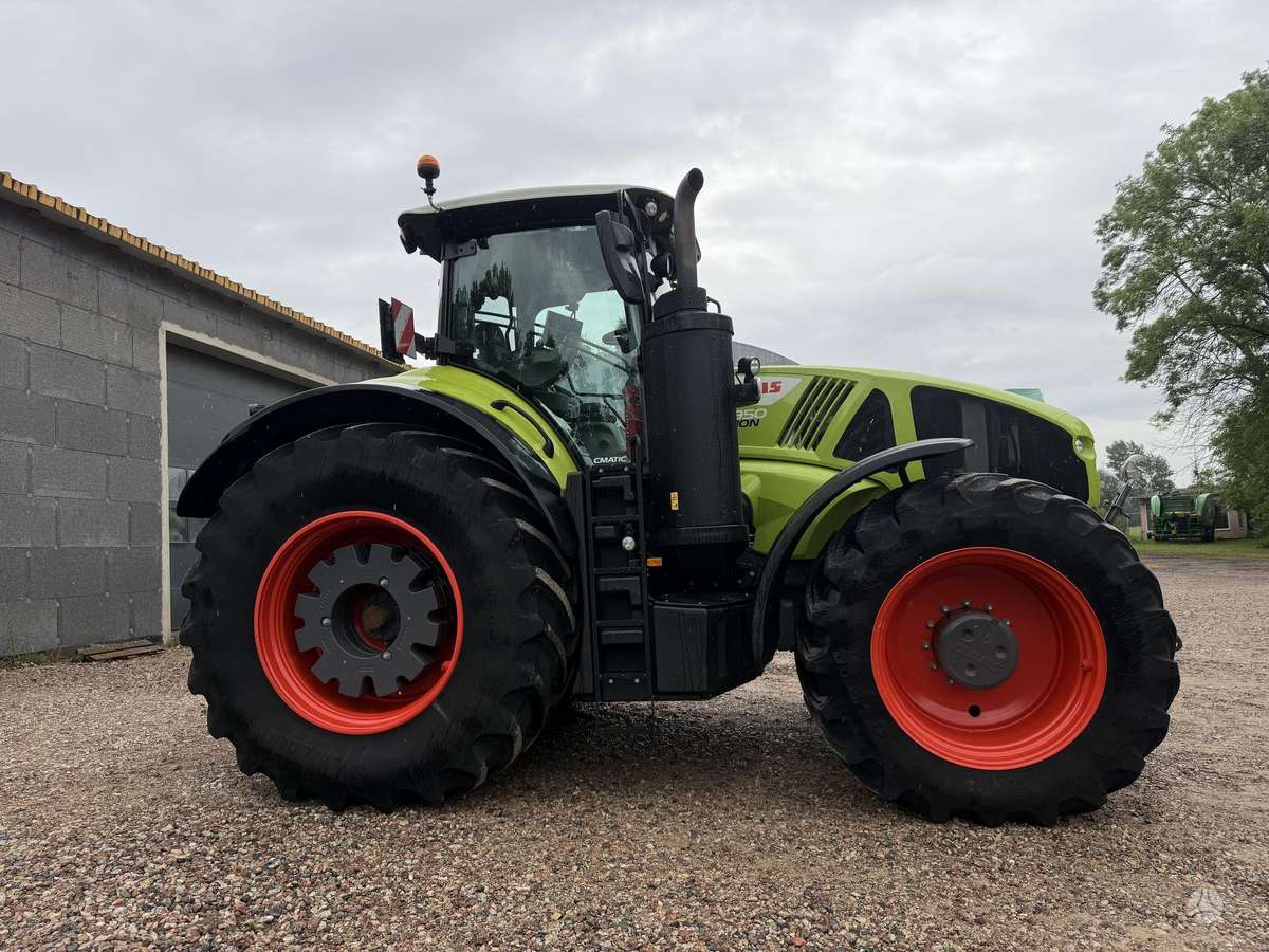 Claas Axion 950 CMATIC, traktoriai